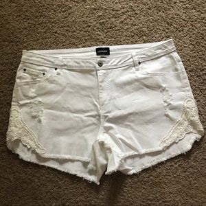 NWOT White Jean Shorts with Crocheted Detail